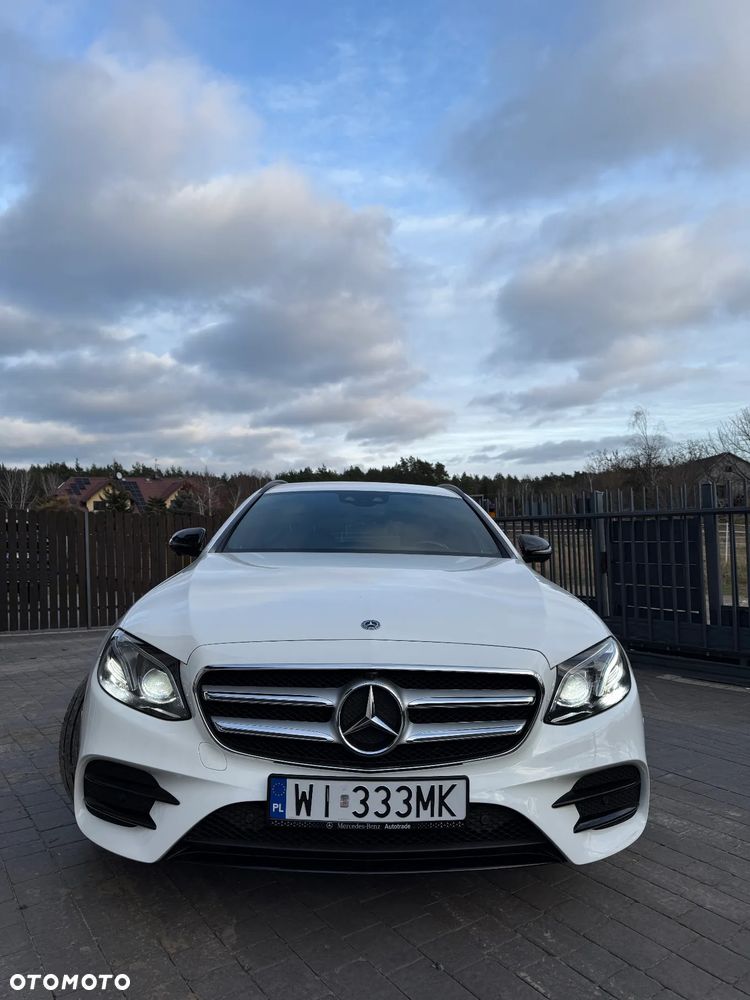 Mercedes-Benz Klasa E 220 d 4-Matic 9G-TRONIC - 17