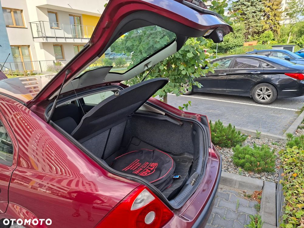Ford Mondeo 1.8 Ambiente - 12