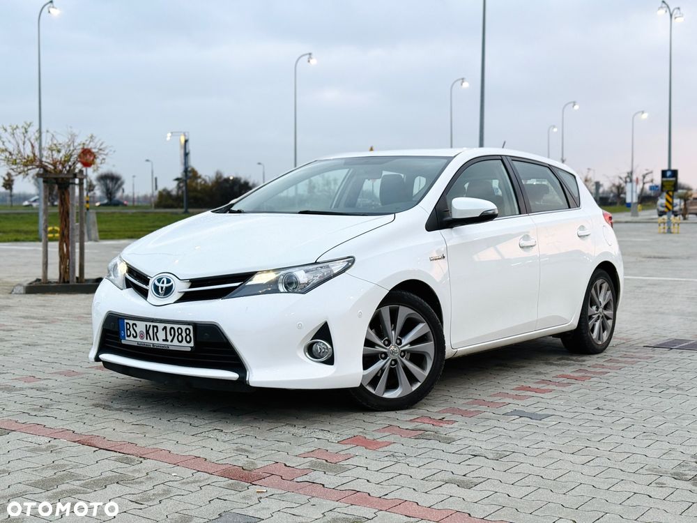Toyota Auris 1.8 HSD Luna - 1