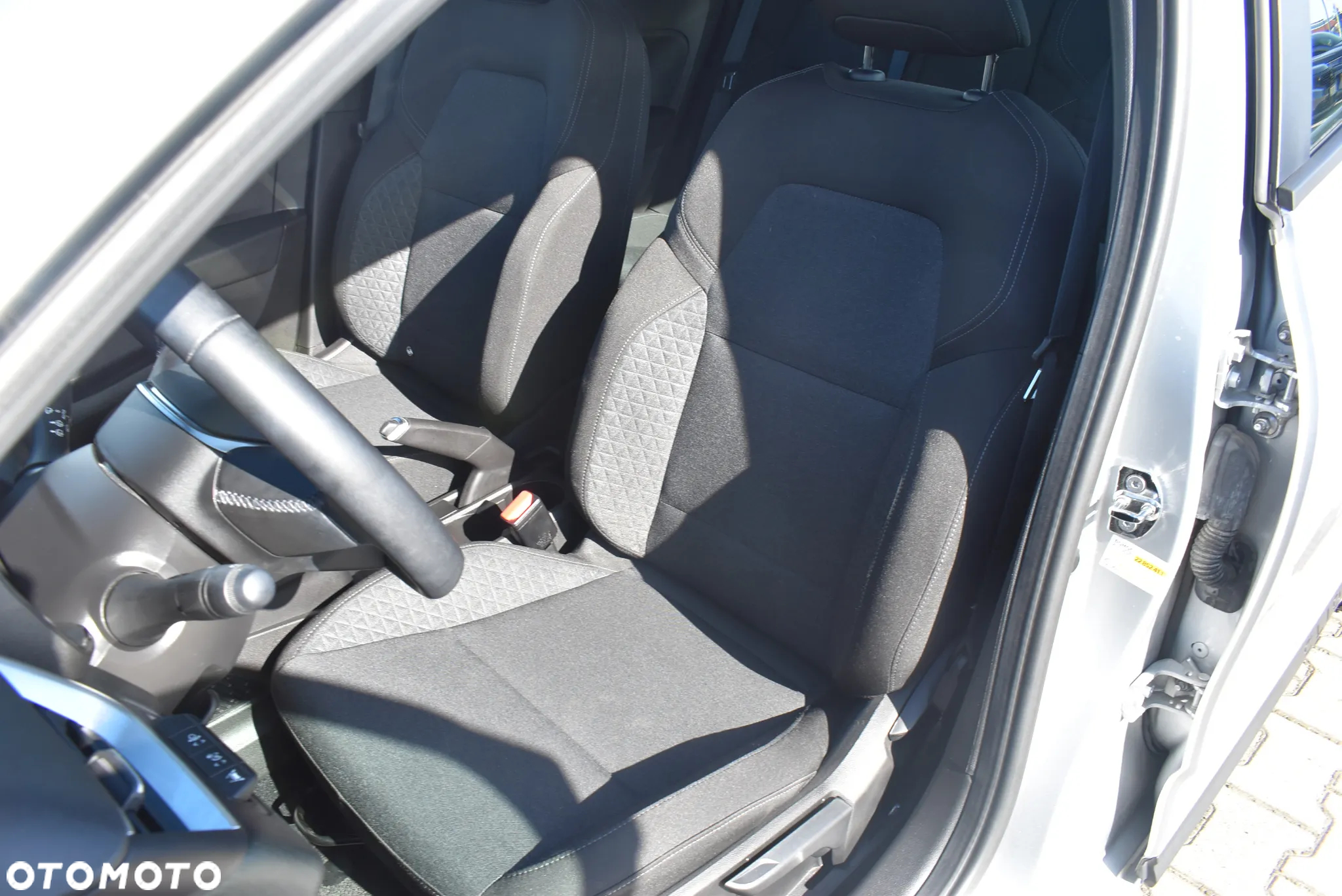 Renault Clio 1.0 TCe Equilibre - 11