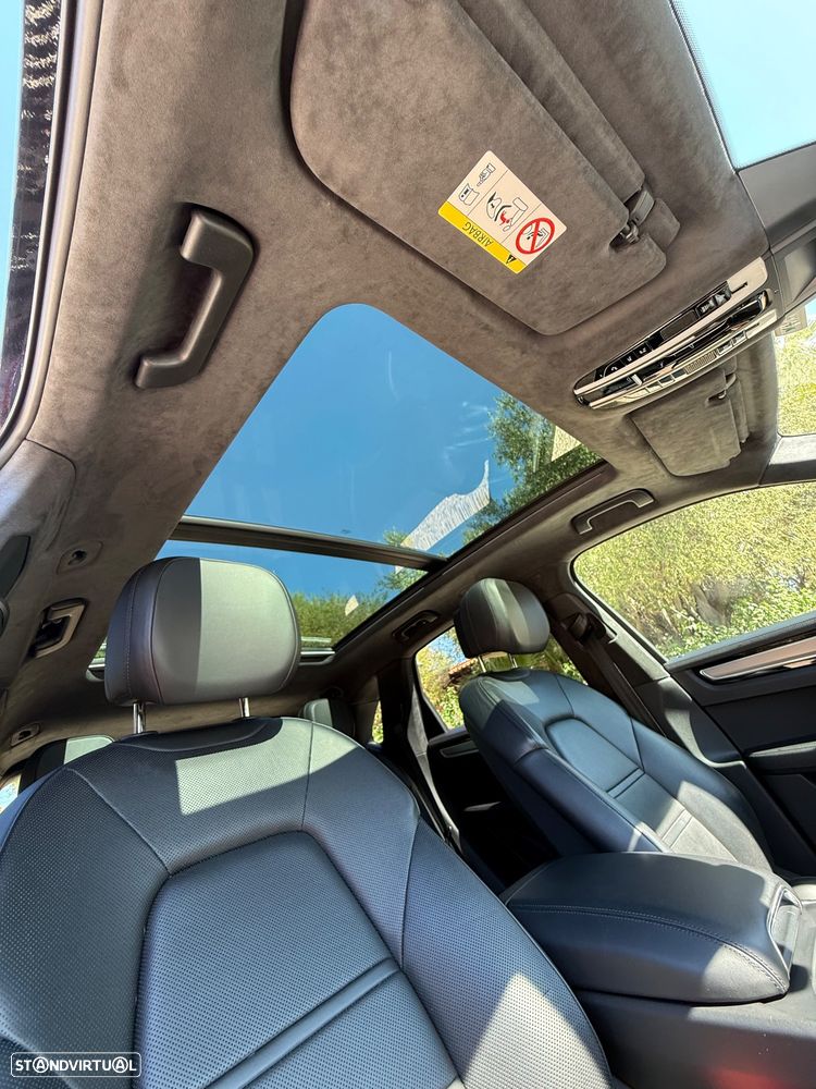 Porsche Cayenne Turbo - 12