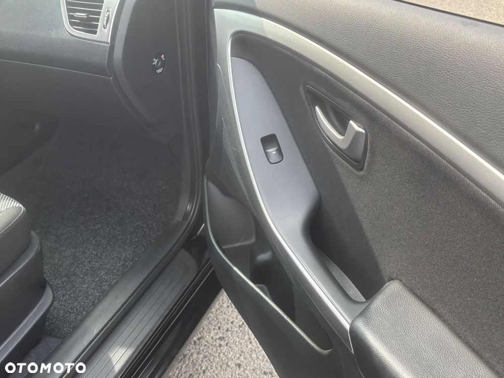 Hyundai i30 1.4 Classic + - 26