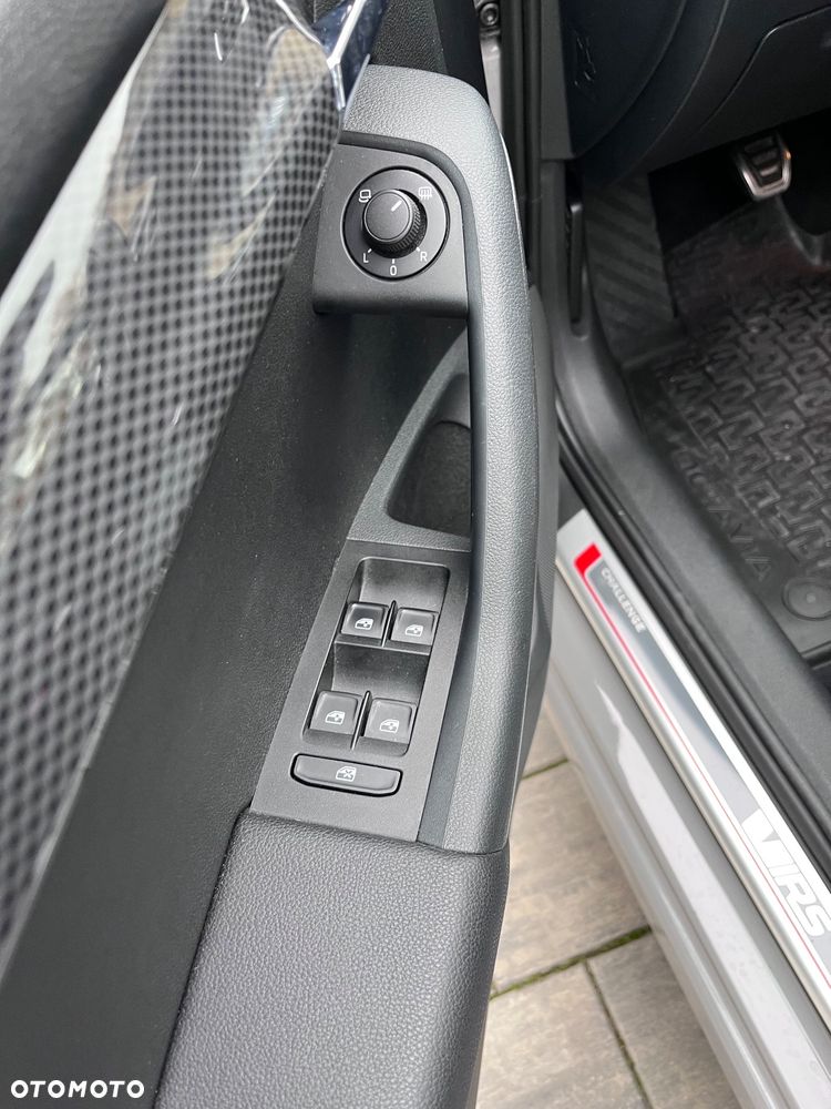 Skoda Octavia 2.0 TDI RS - 29