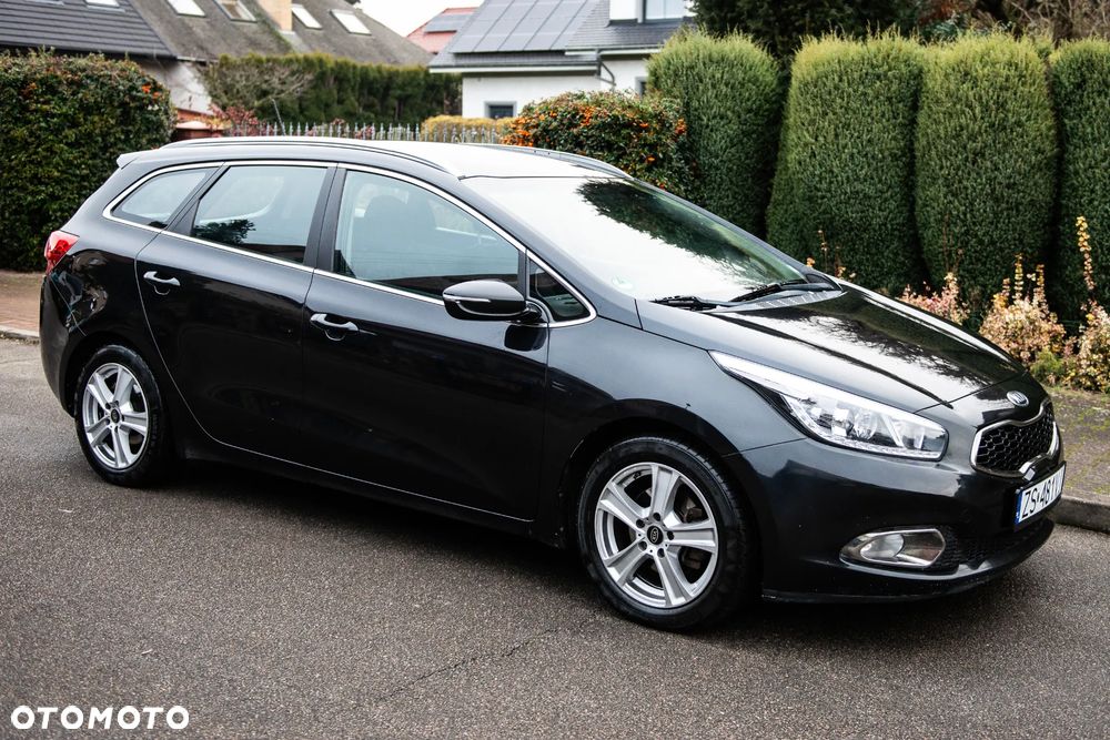 Kia Ceed 1.6 GDI Dream-Team Edition - 3