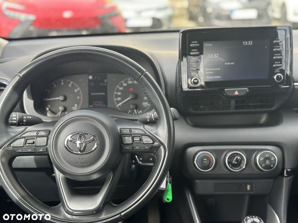 Toyota Yaris - 10