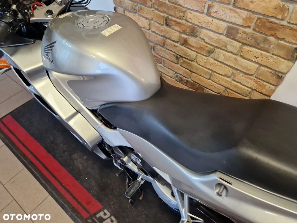 Honda VFR - 17