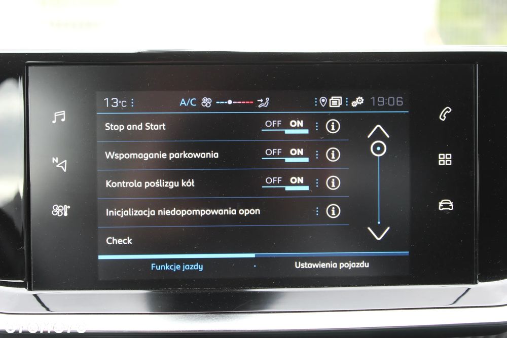 Peugeot 2008 1.5 BlueHDi Allure - 26
