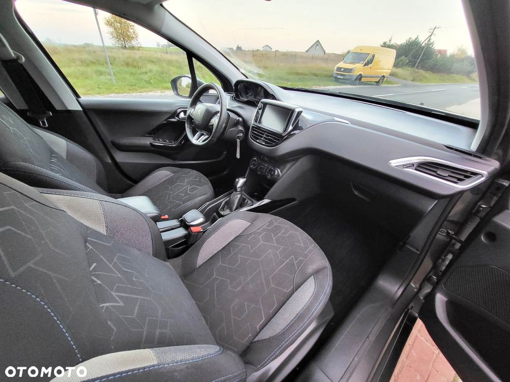 Peugeot 2008 1.5 BlueHDi Signature - 9