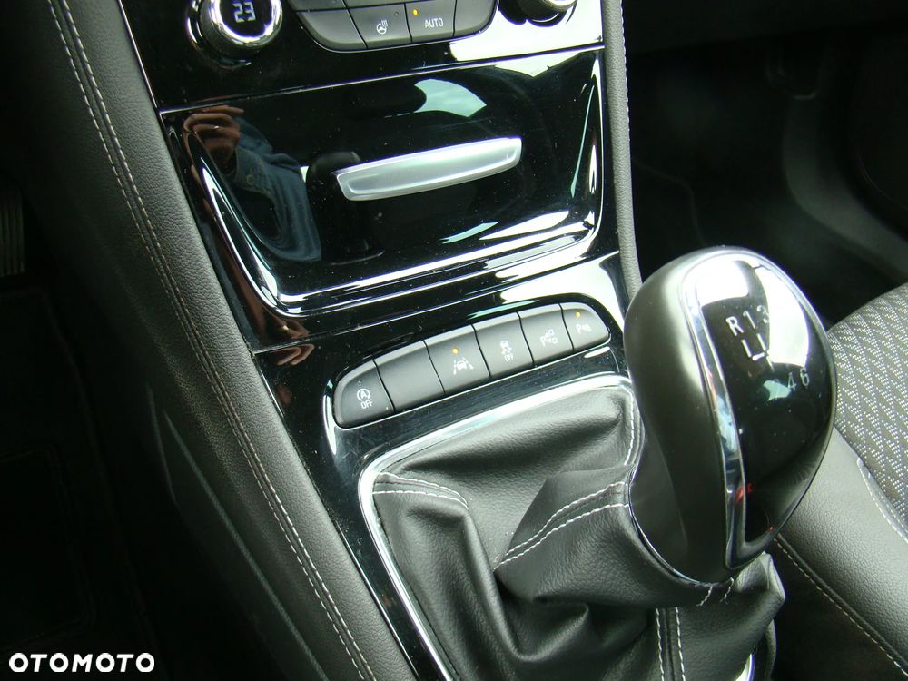 Opel Astra 1.4 Turbo Sports Tourer Innovation - 30