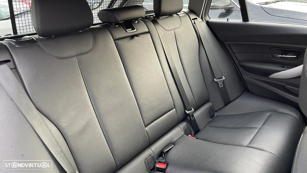 BMW 320 d Auto Line Sport - 15