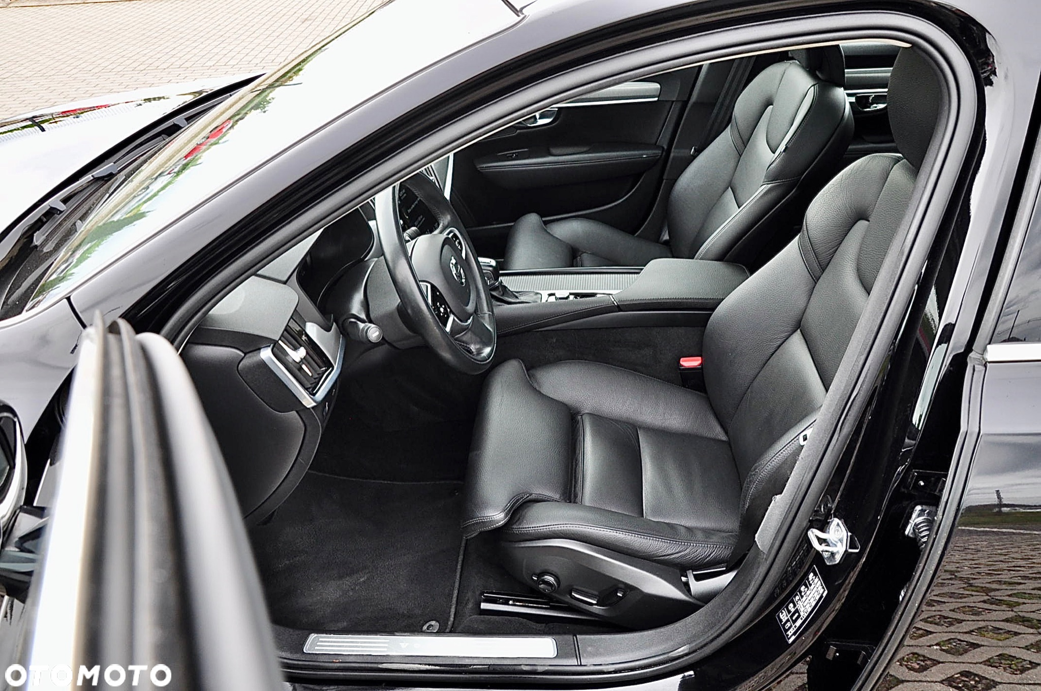 Volvo V90 D4 Geartronic Momentum Pro - 20