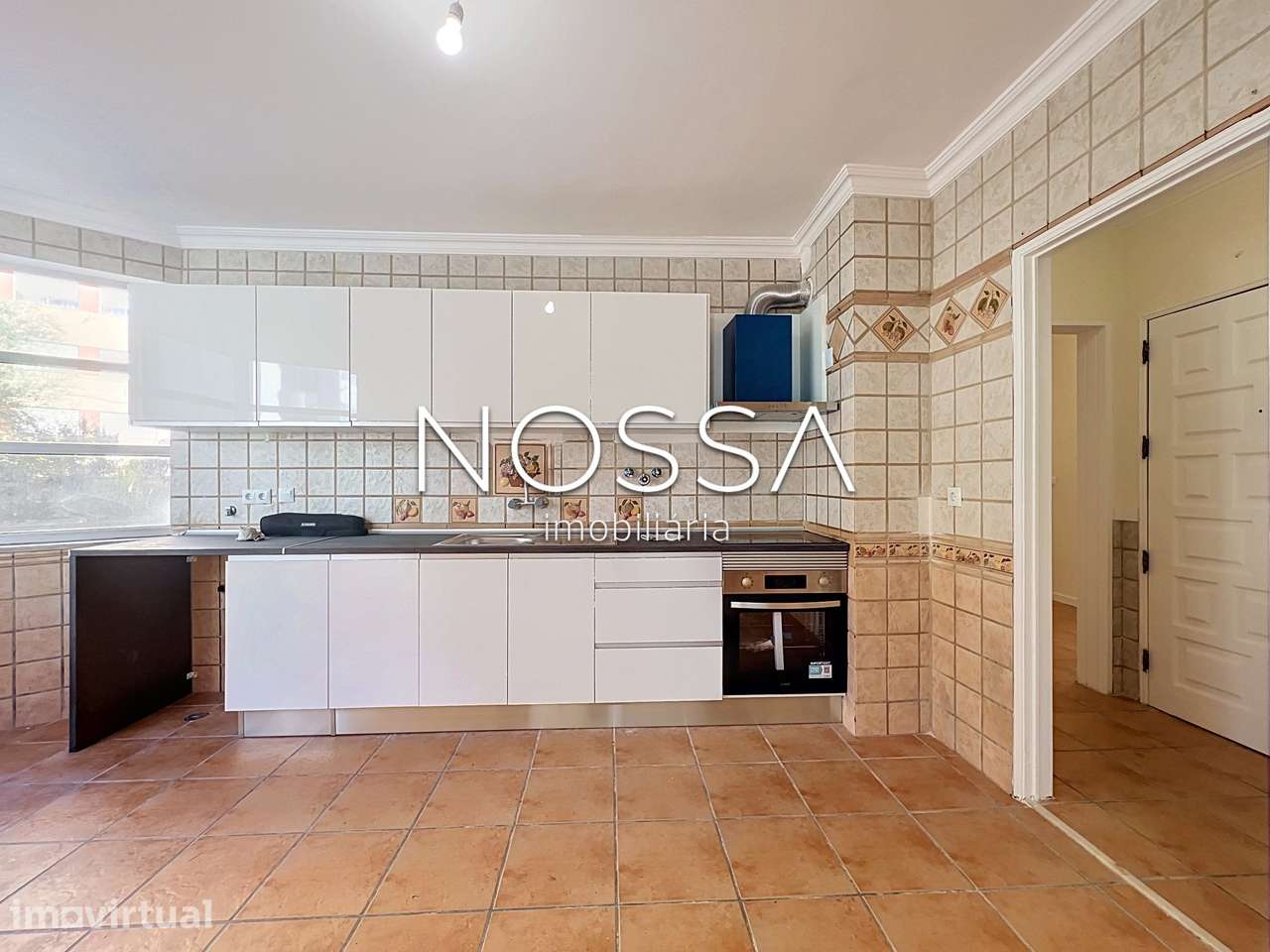 Apartamento T2 Convertido em T3 | Estação da Tapada das Mercês - Grande imagem: 3/26