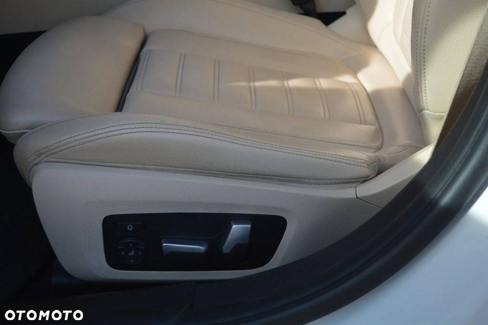 BMW Seria 3 330i xDrive Sport Line sport - 21