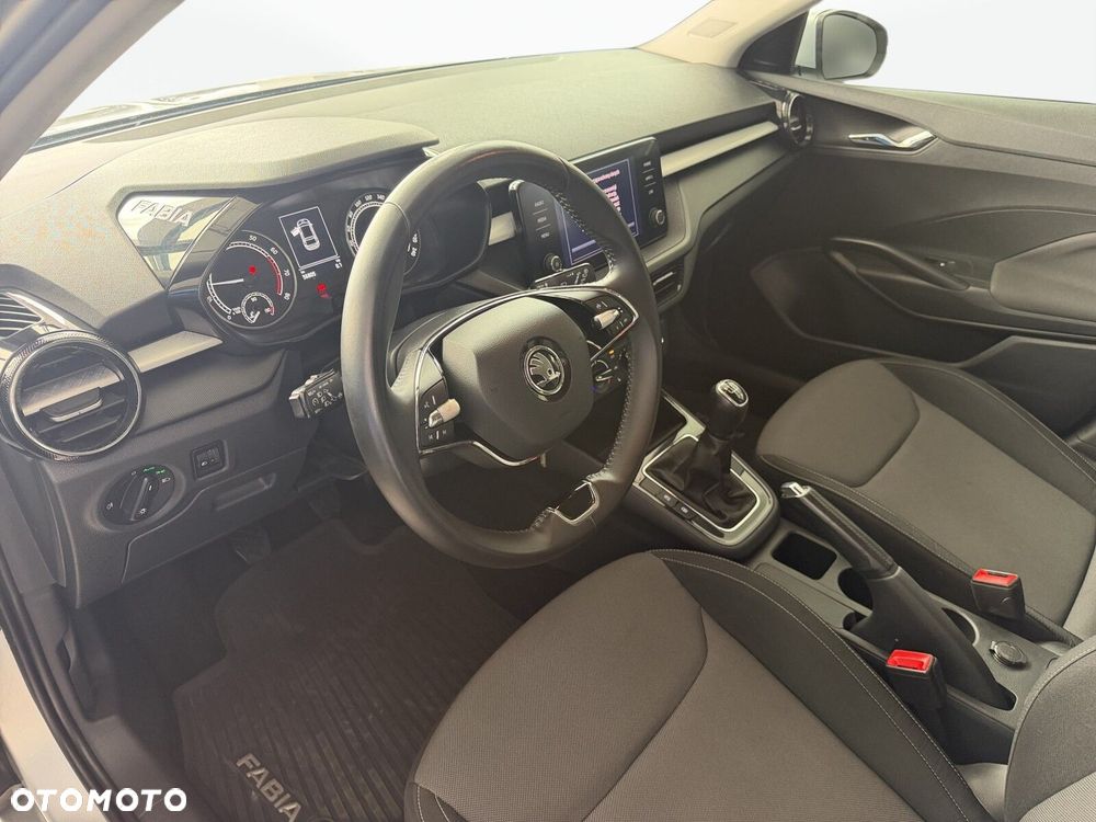 Skoda Fabia - 10