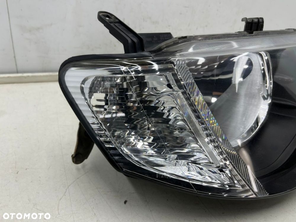 Lampa reflektor Mitsubishi L200 KA KB 05-10r. PRAWA przednia H4 oryginalna prawy przód EU 8301b462 - 3