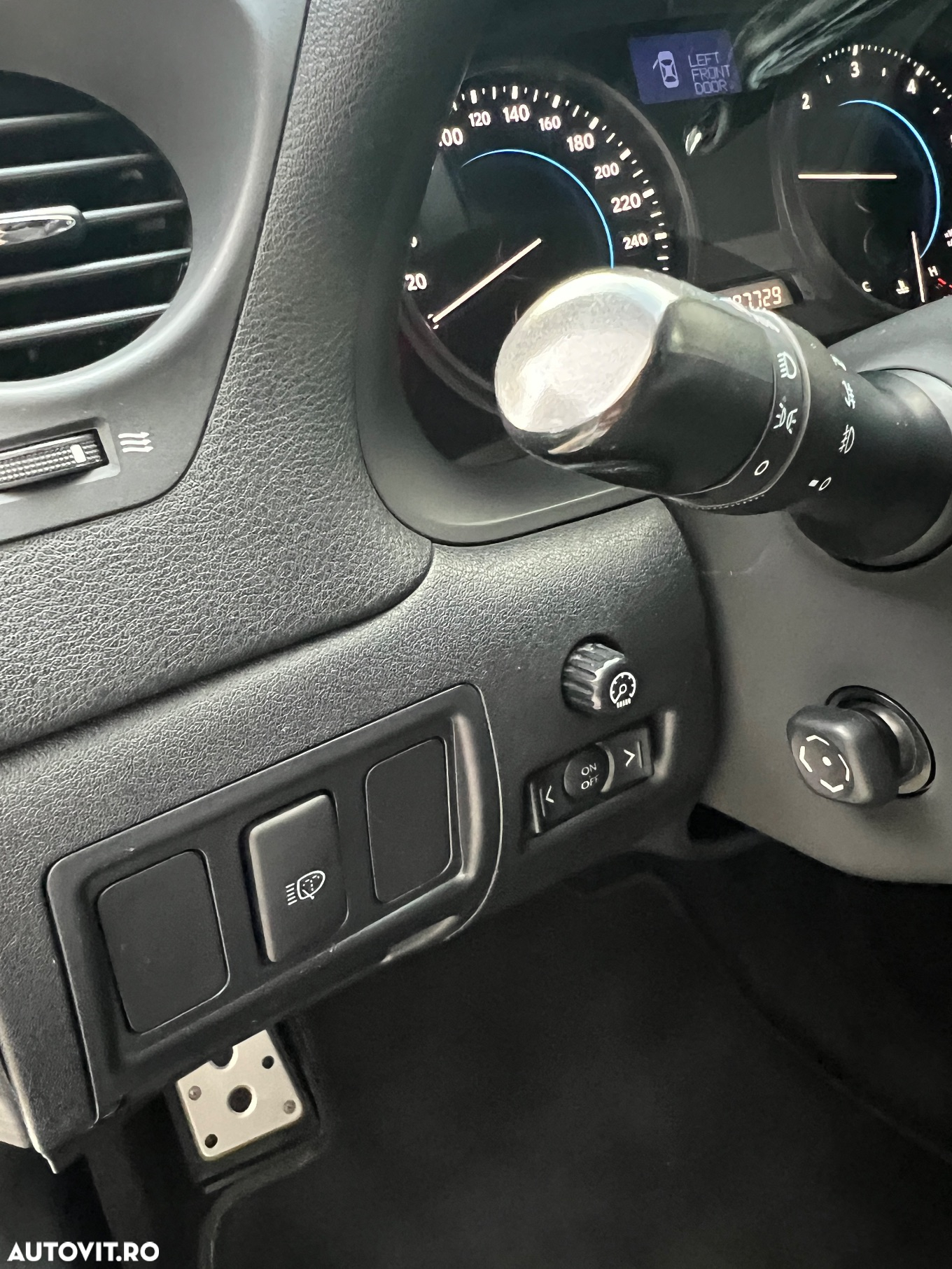 Lexus Seria IS 220d Sport F - 18