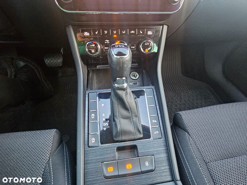 Skoda Superb 2.0 TDI Style DSG - 18