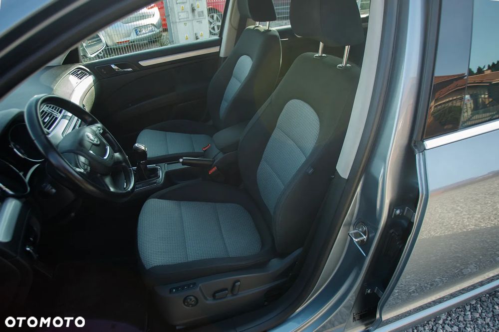 Skoda Superb 2.0 TDI PD Elegance - 32