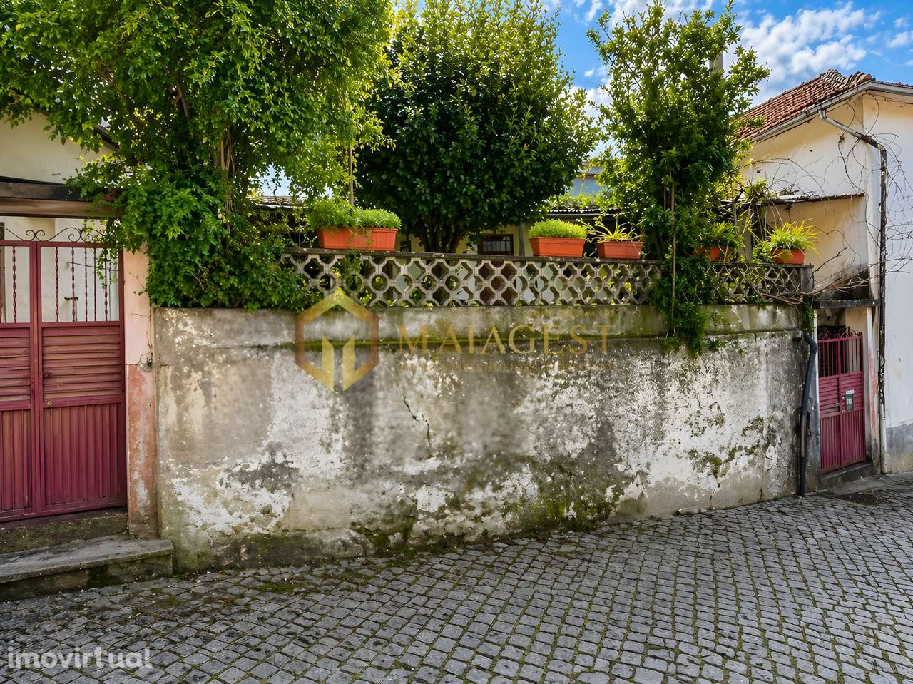 Moradia T3 para Reabilitar em Perosinho com Jardim e Garagem - Grande imagem: 4/24