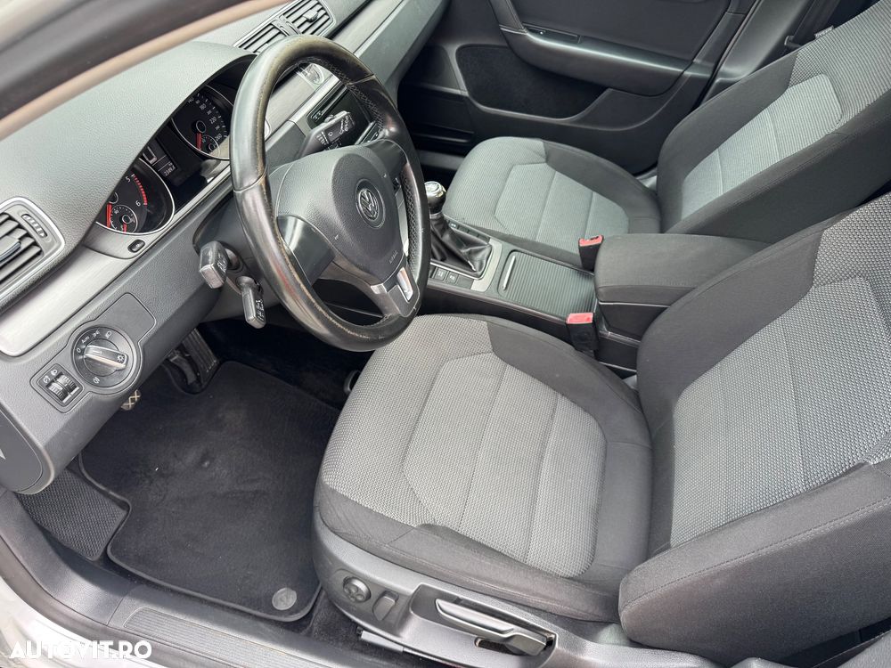 Volkswagen Passat - 6