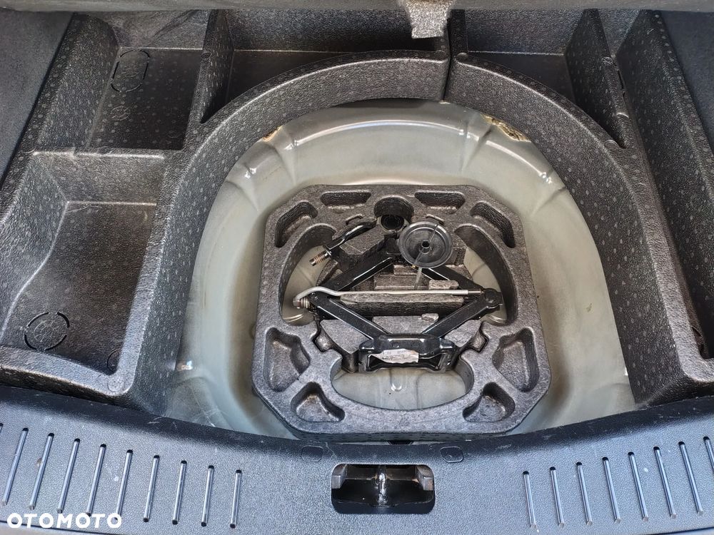 Ford Focus 1.8 Sport - 36