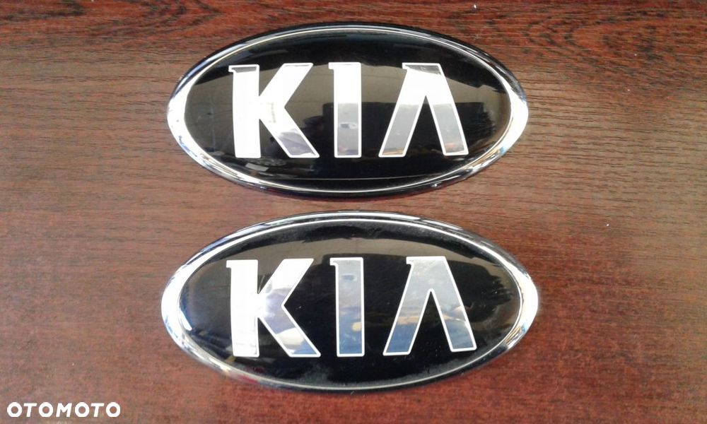 KIA CEED II 2012- EMBLEMAT ZDERZAKA PRZÓD - 1