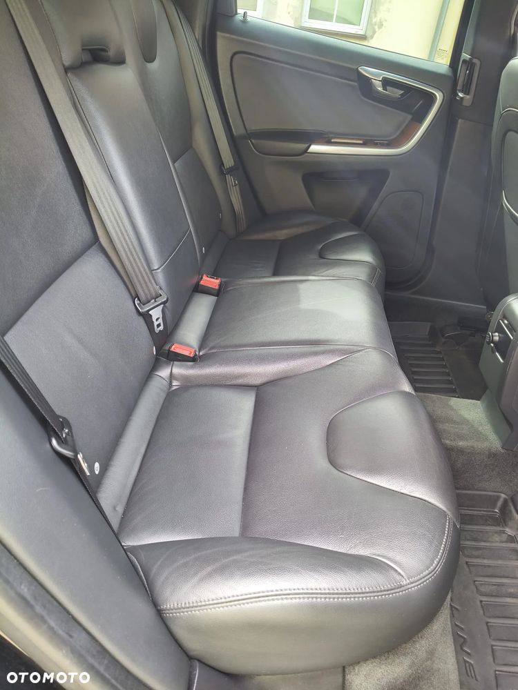 Volvo XC 60 D4 Drive-E R-Design Momentum - 21