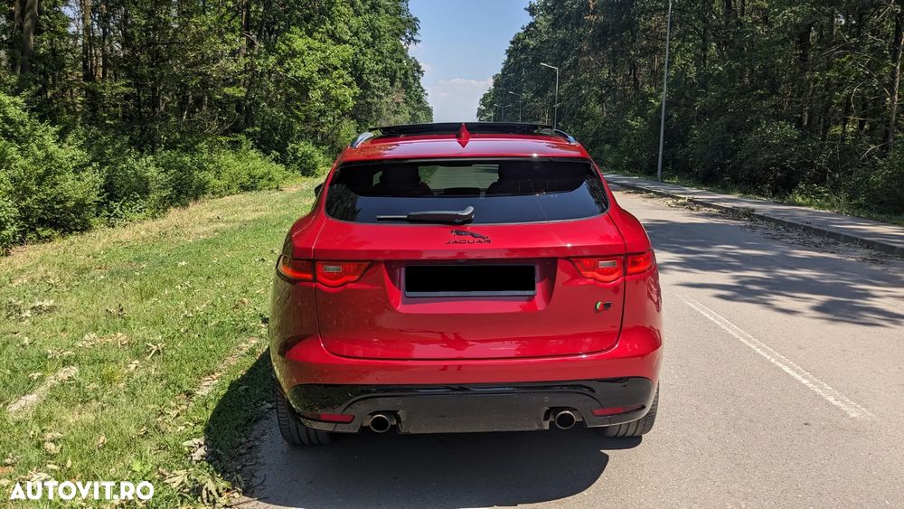 Jaguar F-Pace S AWD - 10