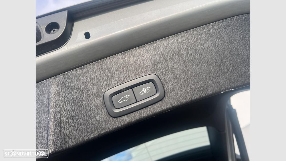 Volvo EX40 82 kWh Single Motor Extended Range Plus - 17