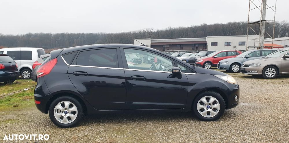 Ford Fiesta 1.6 TDCI SYNC Edition - 6