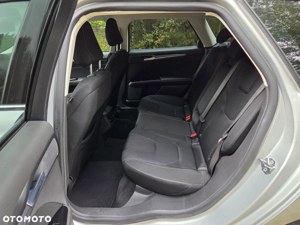 Ford Mondeo 2.0 Hybrid Titanium - 18