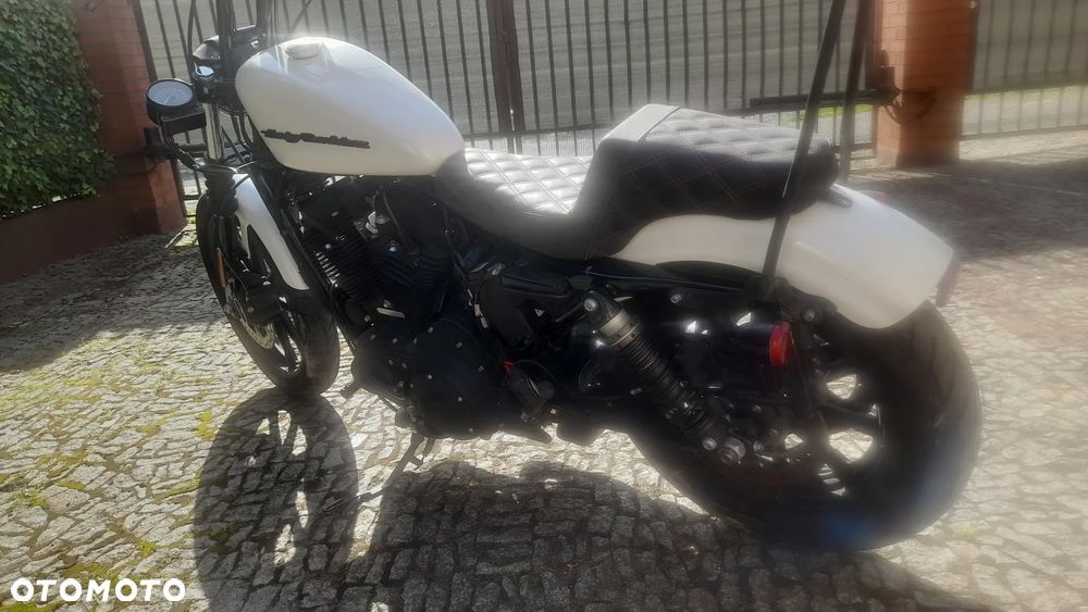 Harley-Davidson Sportster Custom 1200C - 5