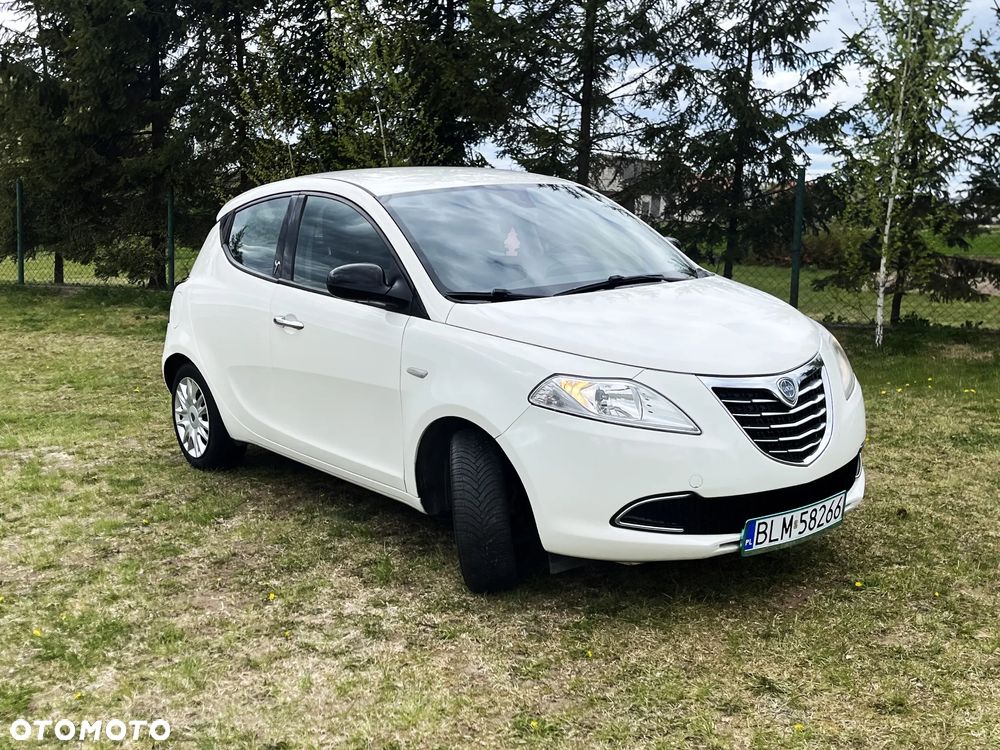 Lancia Ypsilon - 4