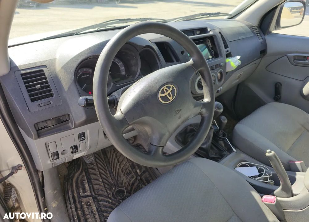 Toyota Hilux 4x4 Double Cab - 13