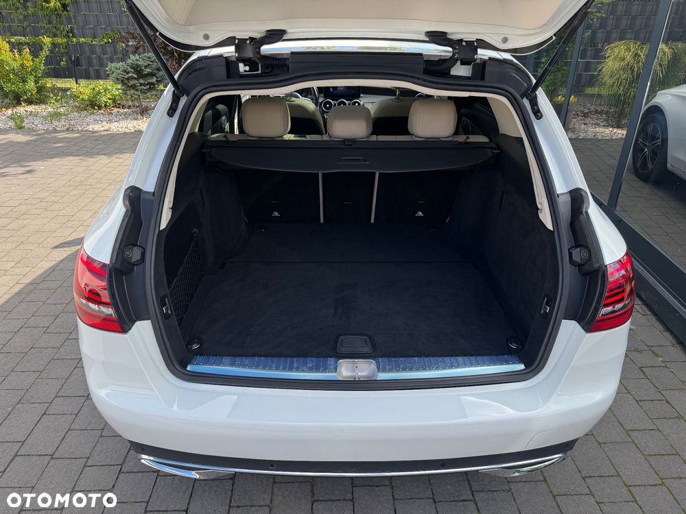 Mercedes-Benz Klasa C 220 d 4Matic 9G-TRONIC Avantgarde - 18