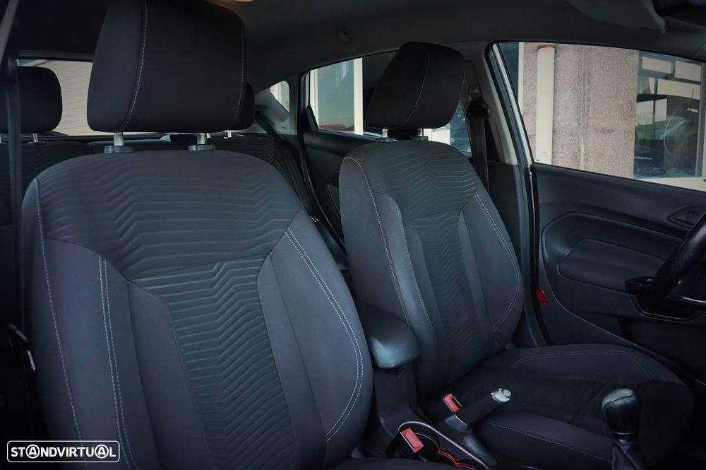 Ford Fiesta 1.5 TDCi Titanium - 19