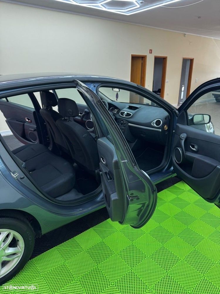 Renault Clio 1.2 16V Dynamique - 14