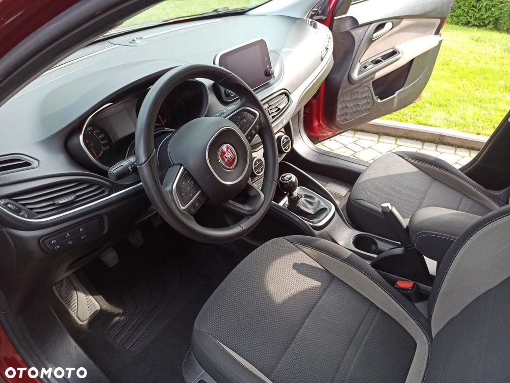 Fiat Tipo 1.4 T-Jet 16v Lounge EU6d - 9