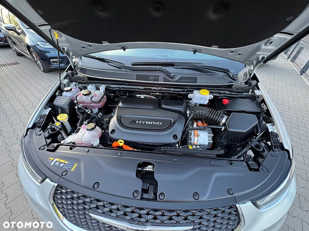 Chrysler Pacifica - 22