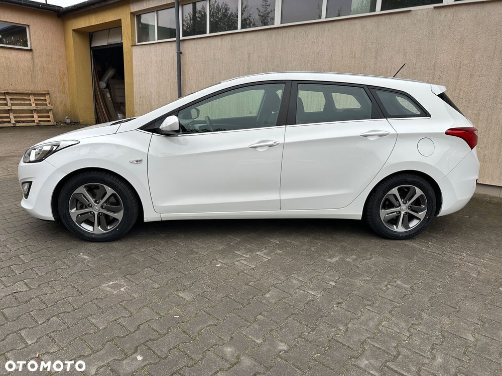 Hyundai i30 blue Kombi 1.6 GDi Passion - 3