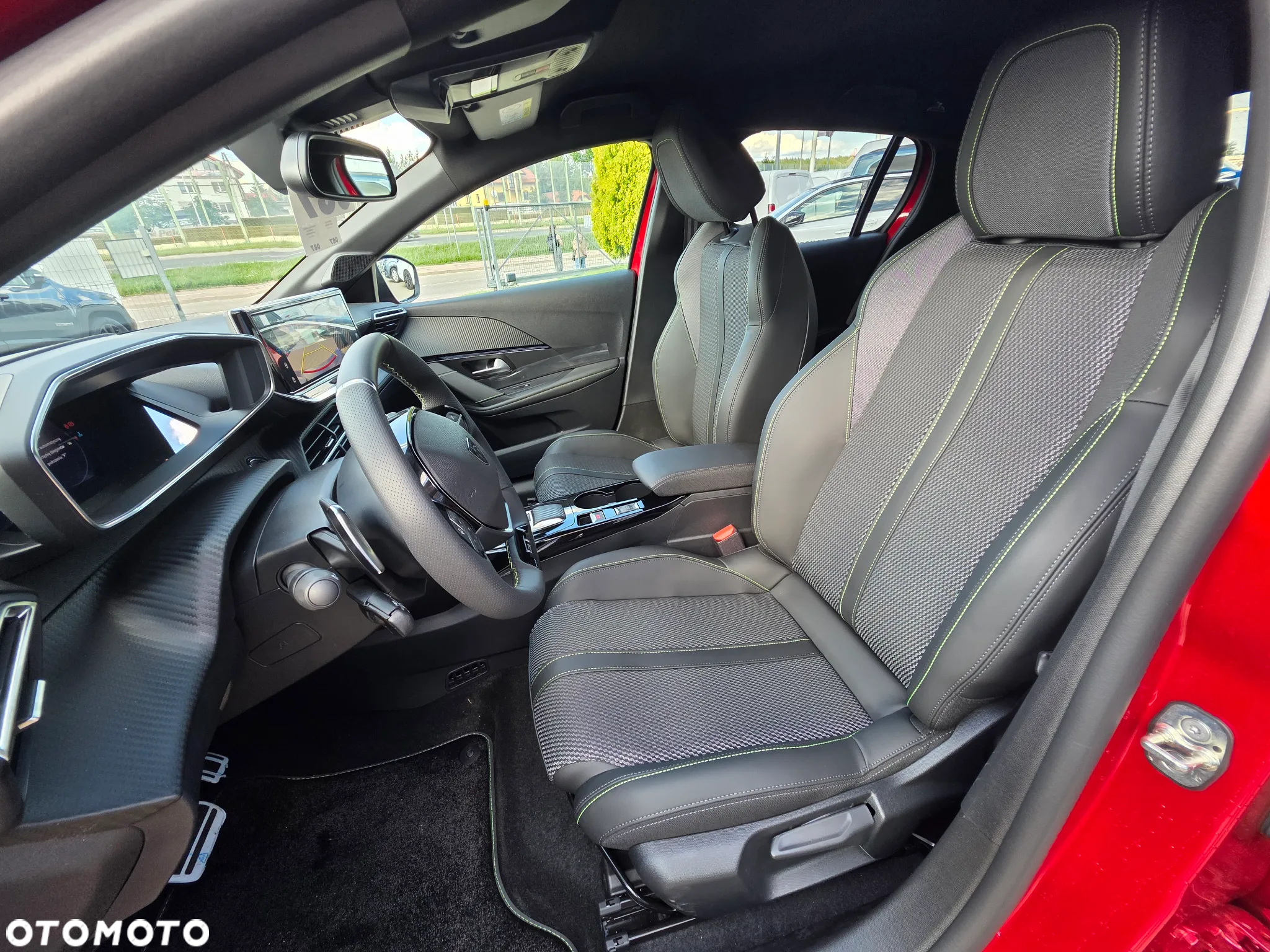 Peugeot 208 1.2 mHEV GT - 9