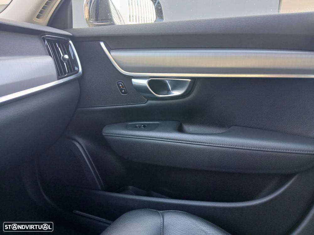 Volvo V90 2.0 D4 Momentum Plus Geartronic - 25