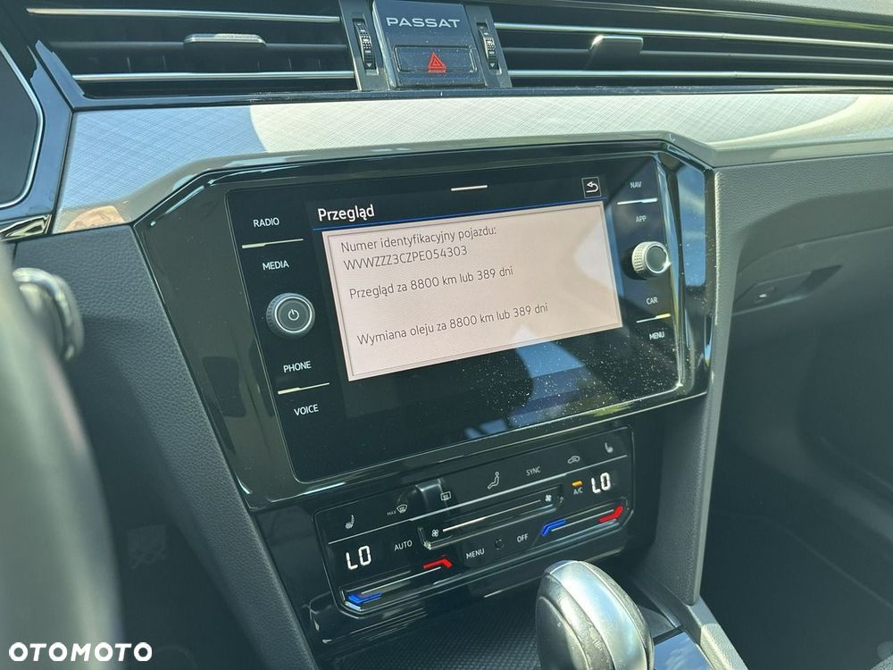 Volkswagen Passat - 21