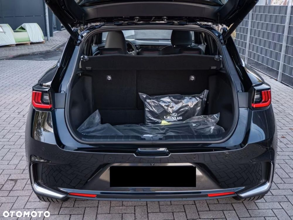 Lexus LBX 1.5 Hybrid - 8