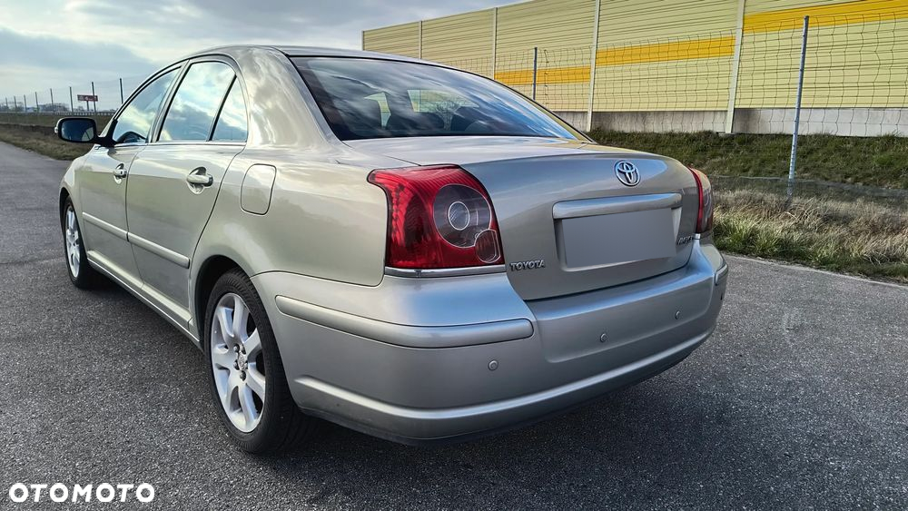 Toyota Avensis - 7