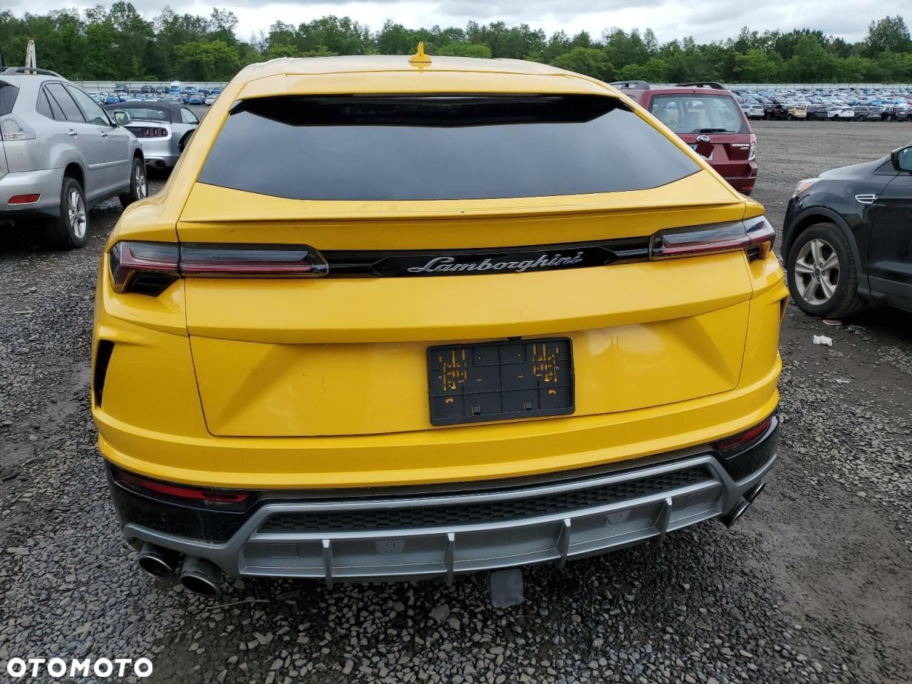 Lamborghini Urus Standard - 5