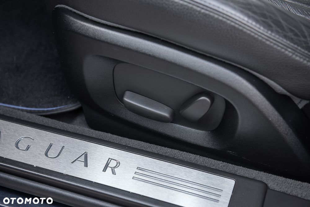 Jaguar XF 2.2 - 19
