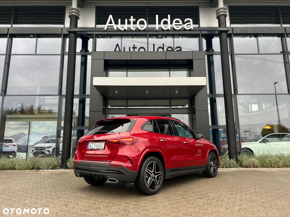 Mercedes-Benz GLA - 16