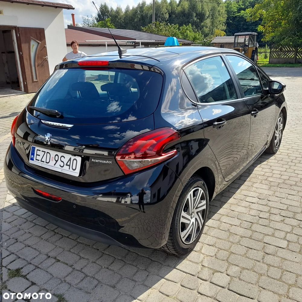 Peugeot 208 - 4