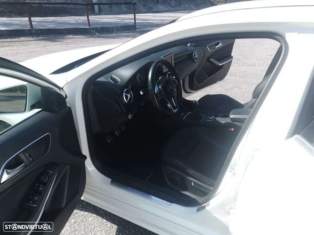 Mercedes-Benz A 180 CDi BE AMG Line - 10